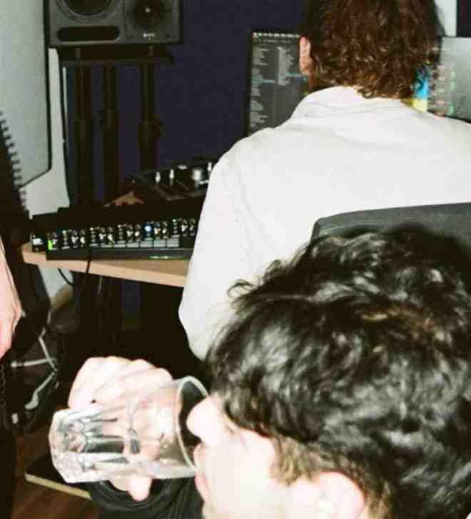 Swimming Paul & Beaux Neptune - Driving Fast Pic: instagram.com/swimming___paul/