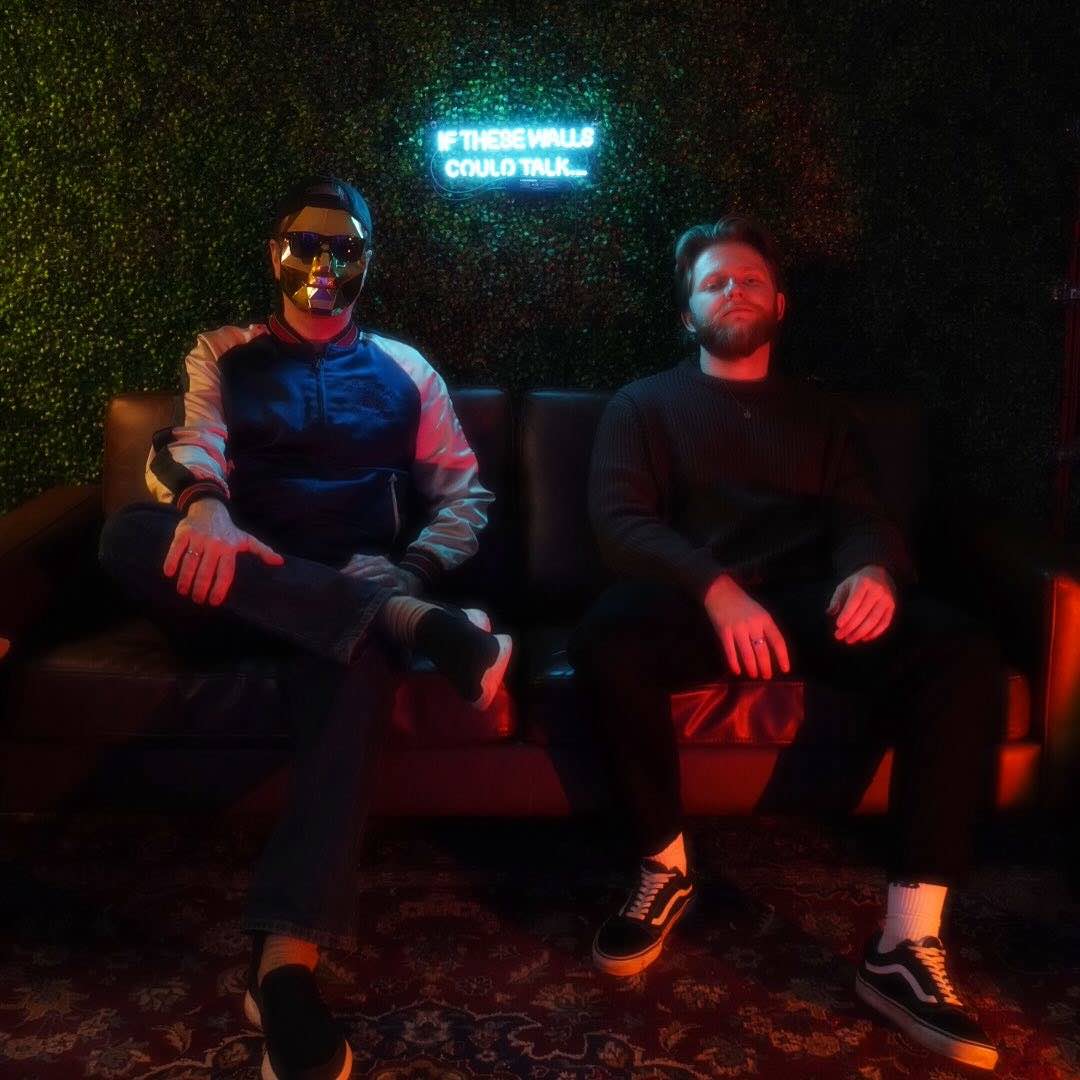 Satin Jackets & Thunder Pic: instagram.com/satin.jackets